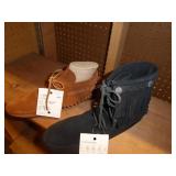 14 pair Minnetonka women 14 pair Minnetonka women