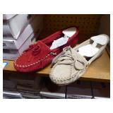 10 pair Minnetonka women 10 pair Minnetonka women