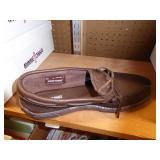 8 pair Minnetonka men 8 pair Minnetonka men