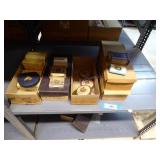 Group of vintage compacts Group of vintage compacts