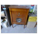 Antique floor standing radio - approx. 42" x 27"