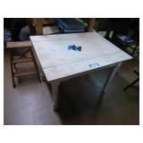 Painted farm house table 28.5"H x 40.5"W x 30"D Painted farm house table 28.5"H x 40.5"W x 30"D