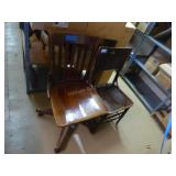 2 vintage chairs 2 vintage chairs