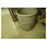 Number 10 Redwing Crock