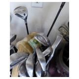 Golf bag w/ clubs