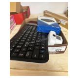 Ipad, Keyboard, and Drive-No Cords