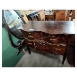 Dresser with mirror 36in w x 31in t