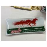 Lot with tray, thermometer, post cards and trash