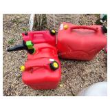 5 plastic gas cans