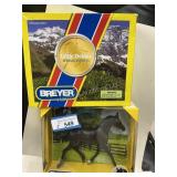 3 boxes horse figures