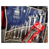 2 wrench sets