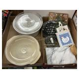 Two flats kitchen wares