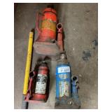 3 floor jacks, only 1 handle