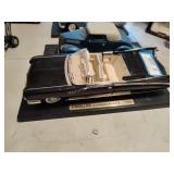 2 die cast cars