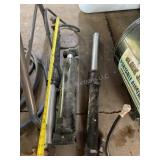 3 hydraulic rams