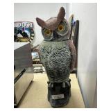 Owl decoy