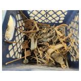 Crate with 6 traps