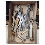 Ratcheting wrenches
