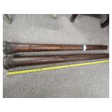 2 wood posts
