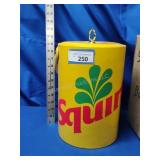 Squirt ice bucket