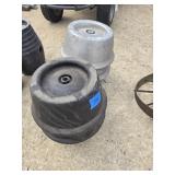 2 mini kegs