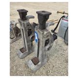 2 15 ton rail jacks