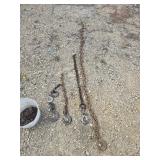 Small pail of chain pieces