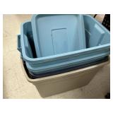 4 Totes - only 1 Lid