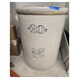 Western Stoneware 20 gallon pot