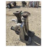 2 15 ton rail jacks