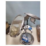 Makeup mirror and lamp