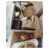 Assorted decor mostly wooden