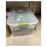1 tote of clothes