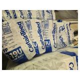 R-19u unfaced batts of insulation