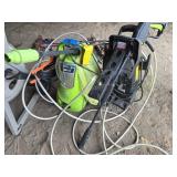 2 pressure washers