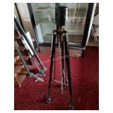 King pin stabilizer tripod