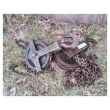2 chain hoists