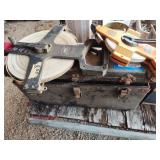 2 measuring tapes and box