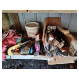 Lot with straps, rope, hardware and tools