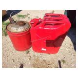 2 metal gas cans