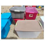 4 plastic totes