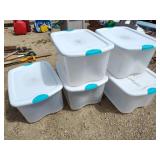 5 plastic totes