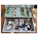 Jewelry box