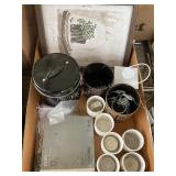 2 Flats Assorted Items & Decor