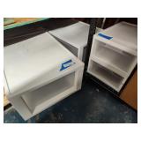 2 plastic drawers