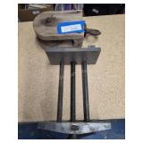 Vise and pulley