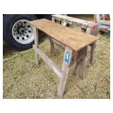 2 sawhorses