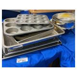 2 Stacks Baking Pans