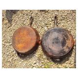 2 cast iron pans