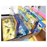 4 die cast MicroMachines - MOC: National Geographi